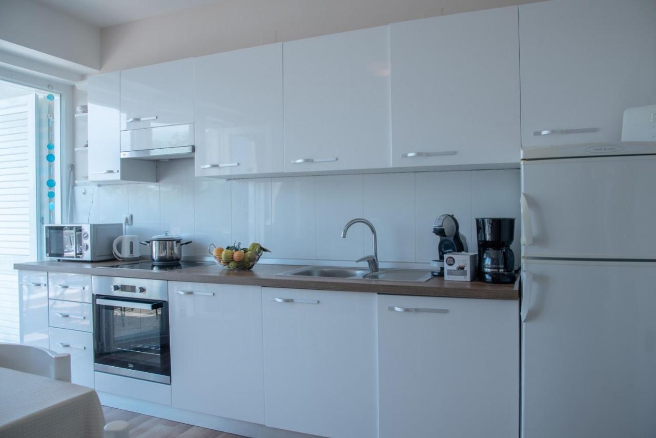 Apartment Bor - On The Beach Малинська Екстер'єр фото